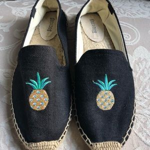 Soludos - Pineapple Smoking Slipper